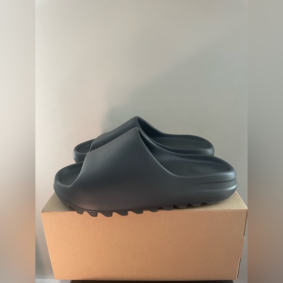 Adidas Yeezy slide Onyx (2023) Size US Men’s 13 - Picture 5 of 6